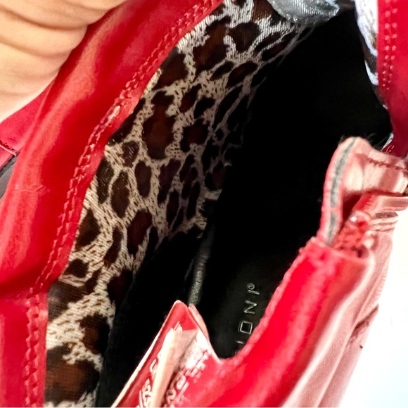 Vintage FIONI Faux Leather Fold Over Pointed Toe Booties—SZ. 6 - Picture 12 of 15